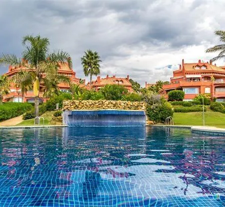 شقة Beachside In 5 Star Gated ماربيا