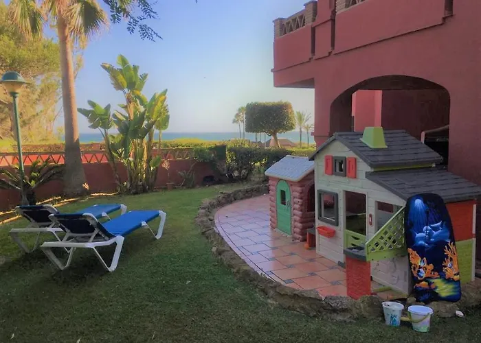 Beachside In 5 Star Gated Apartament Marbella