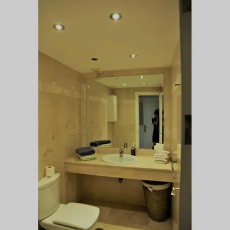 Beachside In 5 Star Gated * Марбелья
